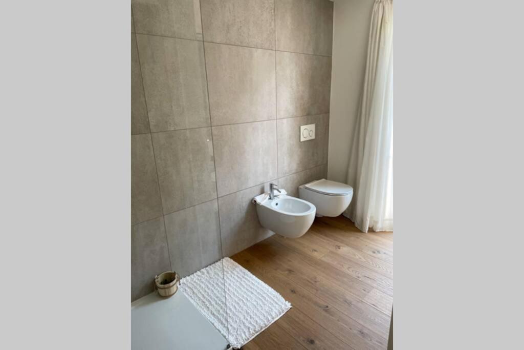 Design Apartment In The Heart Of Больцано Екстер'єр фото
